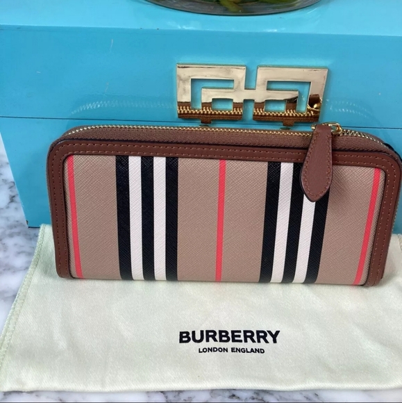 Burberry Wallet NWT - Picture 4 of 6